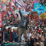 Lula lässt sich von Anhängern feiern