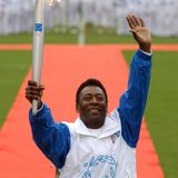 Pelé in Rio de Janeiro mit Olympiafackel