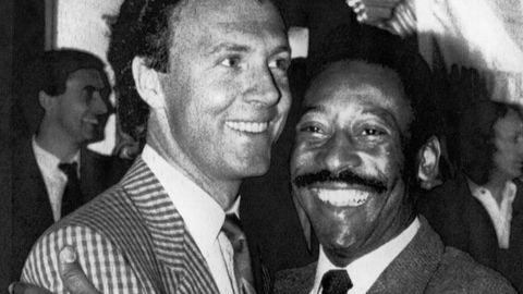 Pelé mit Oberlippenbart – und seinem Freund Franz Beckenbauer – im Mai1984 in New York.