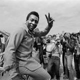 Immer im Visier der Fotografen: Pelé im Mai 1981 bei den 34. Filmfestspielen von Cannes