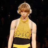 Westwood brachte nicht nur den Punk in die Modewelt, sondern auch die Politik. Ihre letzte Kollektion war ein deutliches Statement für die Überwindung der klassischen Geschlechter-Stereotype. Die Designerin nutze während ihrer gesamten Karriere ihre Kunst für politische Zwecke. Sie engagierte sich für die Umwelt, für Tierschutz und Nachhaltigkeit und gegen Atomwaffen.