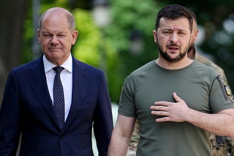 Bundeskanzler Olaf Scholz und Ukraine-Präsident Wolodymyr Selenskyj Mitte Juni beim Besuch des Deutschen in Kiew 
