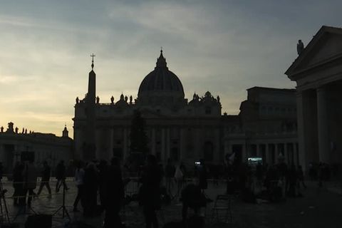 Video: Wie geht es weiter nach dem Tod von Papst Benedikt?