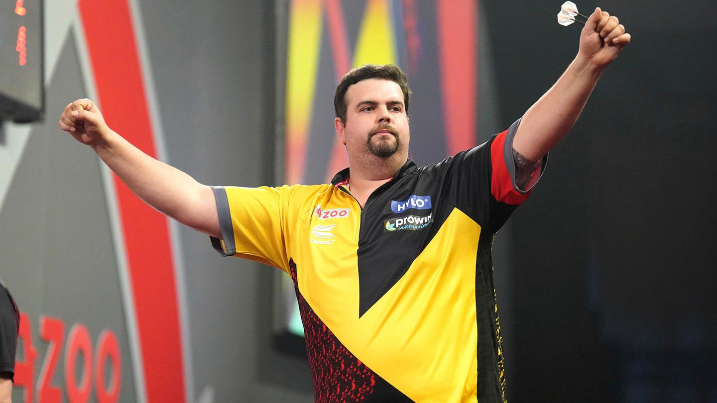 Gabriel Clemens bei der Darts-WM nach seinem Sieg gegen Gerwyn Price