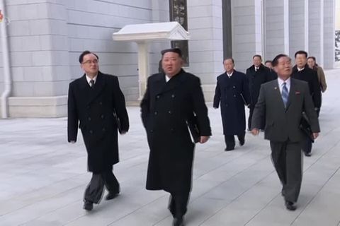 Video: Nordkoreas Machthaber Kim entlässt Nummer Zwei des Militärs