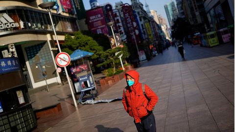 Leere Einkaufsstraßen in Shanghai kurz vor Weihnachten