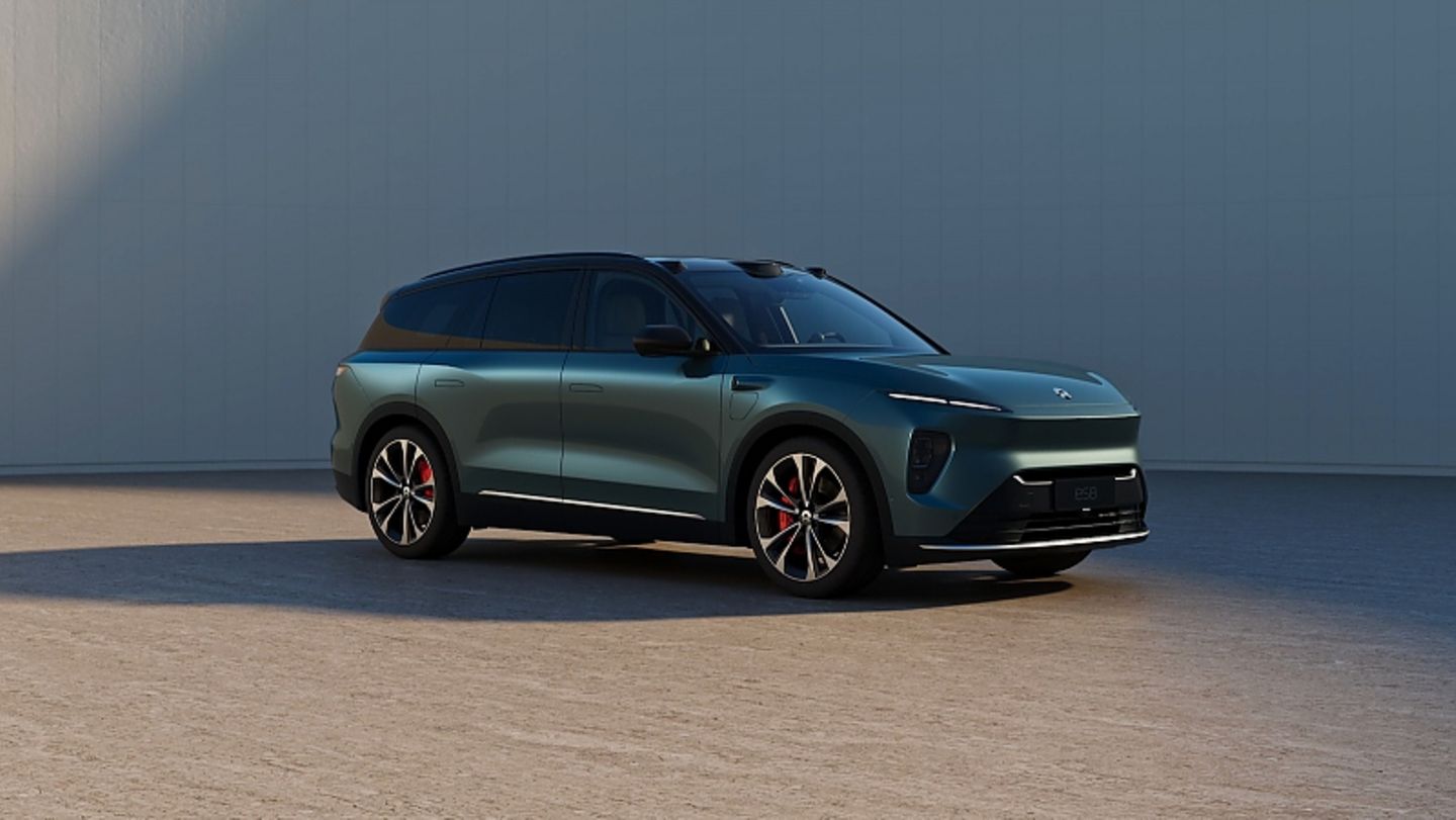 Nio ES8