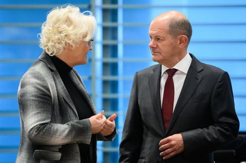 Olaf Scholz hält weiter zu Christine Lambrecht
