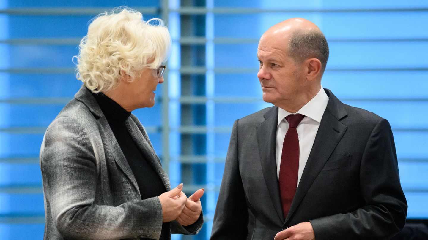 Olaf Scholz hält weiter zu Christine Lambrecht