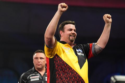 Darts-WM: Gabriel Clemens jubelt nach seinem Sieg gegen Gerwyn Price