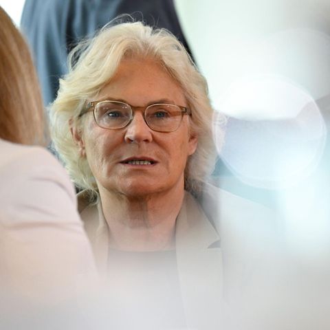 Bundesverteidigungsministerin Christine Lambrecht (SPD) steht in der Kritik