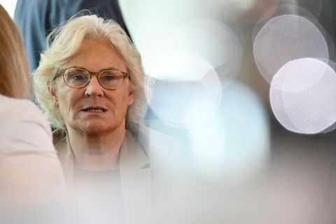 Bundesverteidigungsministerin Christine Lambrecht (SPD) steht in der Kritik