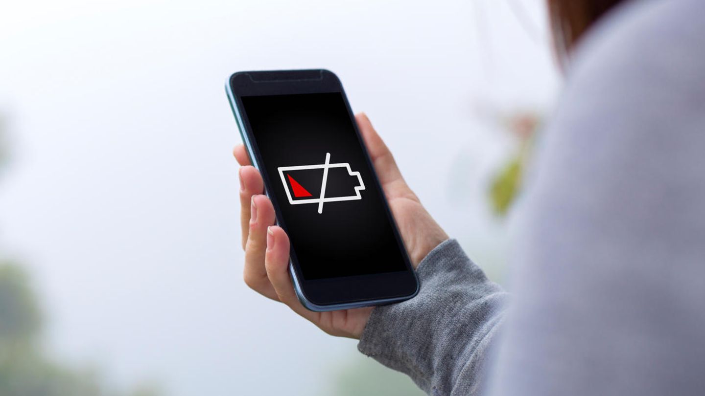 Handy mit leerem Akku