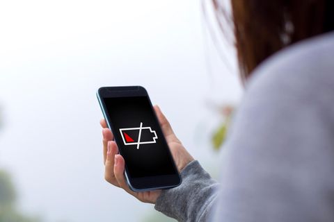 Handy mit leerem Akku