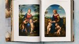 Seine große Karriere beginnt Raffael in Florenz. Vor allem seine Madonenbilder machen ihn berühmt. Links das Ölgemälde "Madonna mit dem Stieglitz" (Madonna del Cardellino), aus dem Jahr 1506 oder 1507, rechts das Werk "Madonna und Kind mit dem Johannesknaben" (La Belle Jardinière), von 1507 oder 1508 Öl. Beide Werke sind ihrer Zeit weit voraus: Sie sind geometrisch angelegt und damit Vorreiter für den Klassizismus, der erst etwa 150 bis 200 Jahre später die europäische Kunstwelt dominieren wird. 