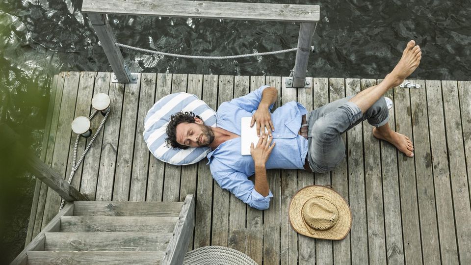 Viele Menschen wünschen sich von ihrem Urlaub heutzutage vor allem eines: Schlaf. 
