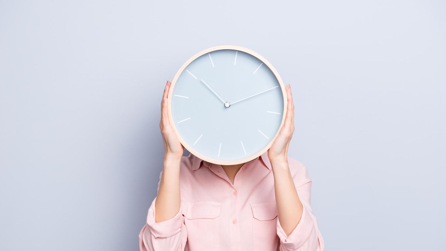 So late? How we can influence our sense of time