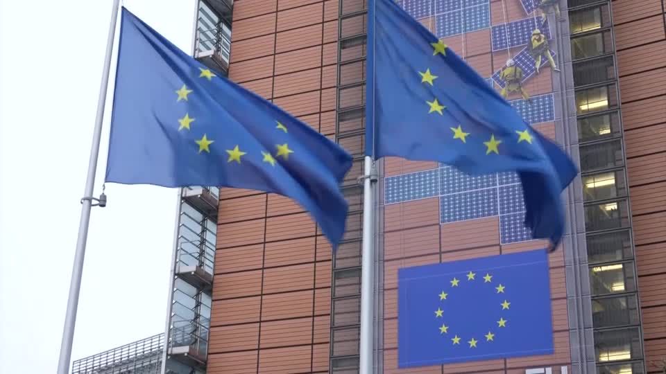 Video: EU bietet China kostenlose Impfstoffe an Video: EU bietet China kostenlose Impfstoffe an