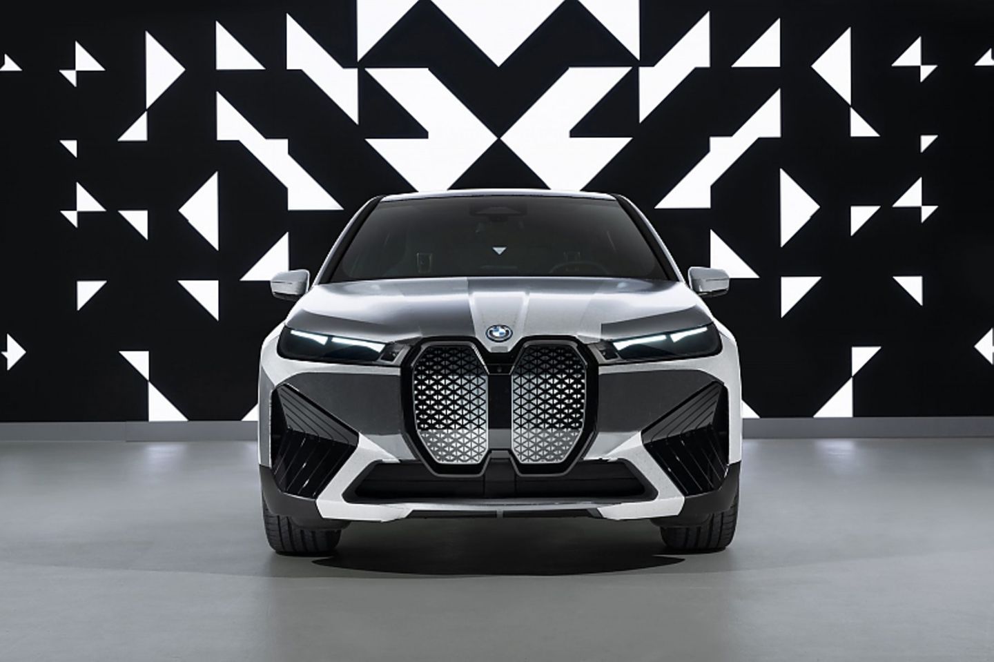 BMW iX Flow