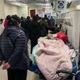 Patienten auf den Krankenhausgängen