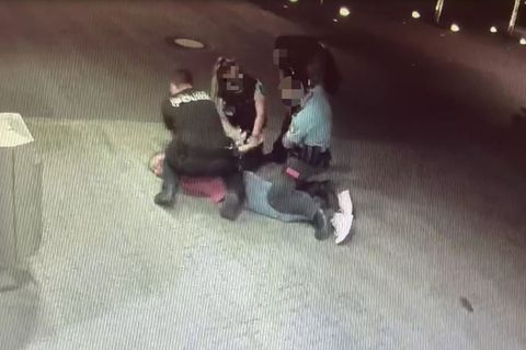 Drei Polizisten und eine Polizistin waren direkt an dem Vorfall vor der Polizeistation Idstein im Süden Hessens beteiligt
