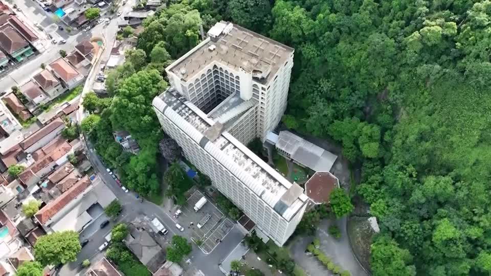 Video: Pele findet letzte Ruhe auf besonderem Friedhof Video: Pele findet letzte Ruhe auf besonderem Friedhof