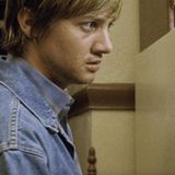 Jeremy Renner In Jeansjacke