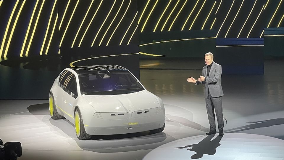 BMW i Vision Dee auf der CES 2023