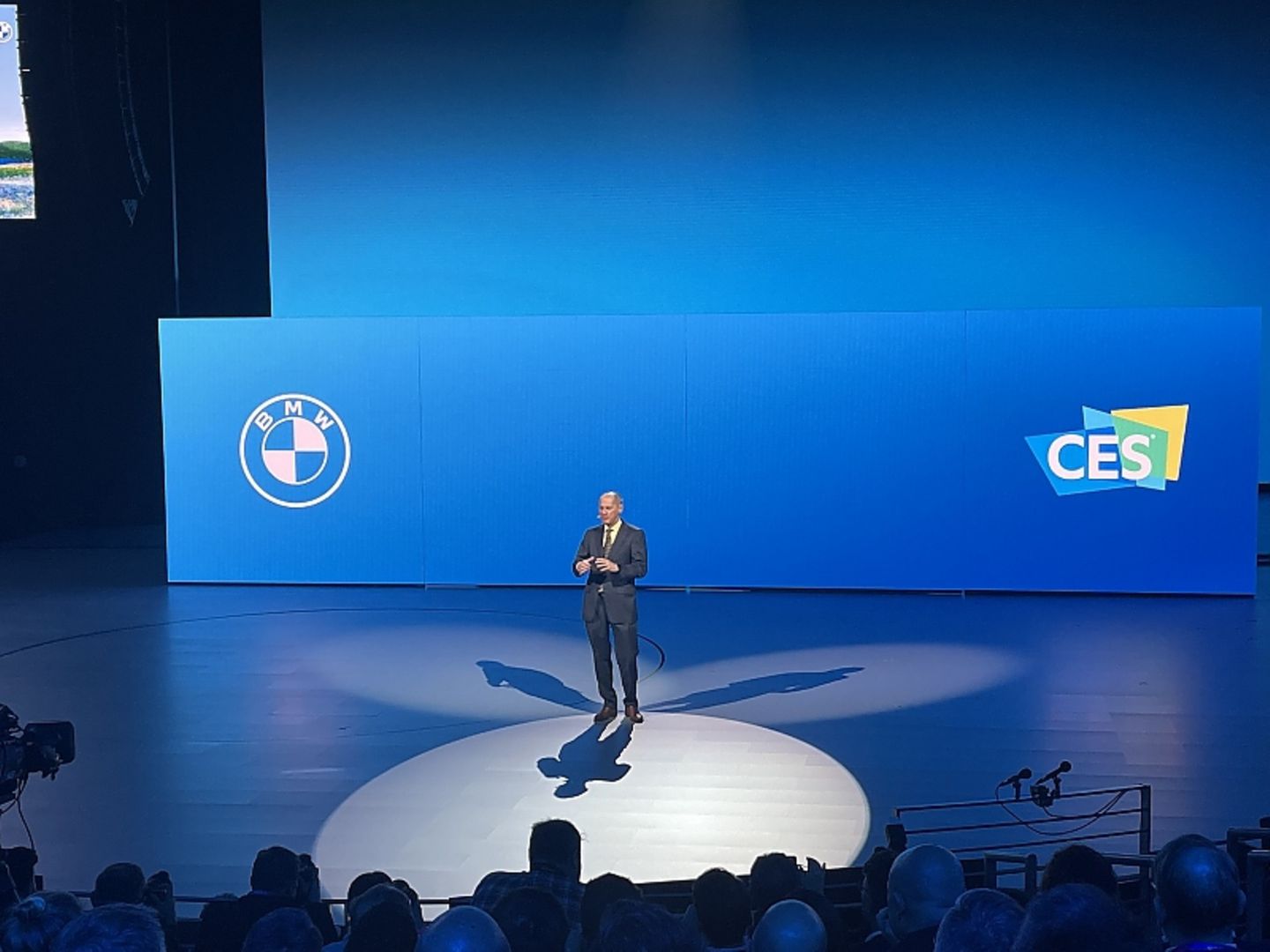 BMW i Vision Dee auf der CES 2023