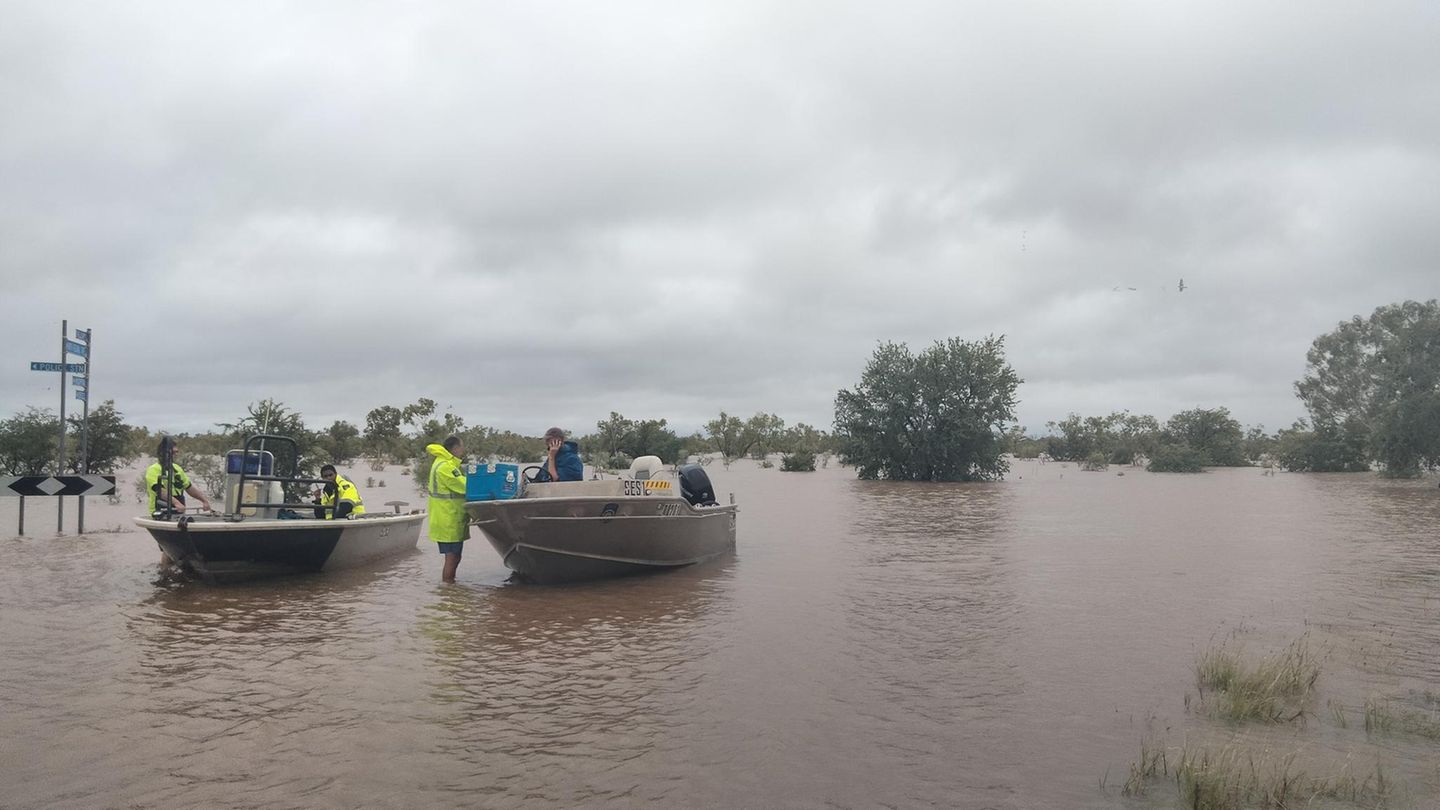 Anwohner in Australien werden mit Booten evakuiert