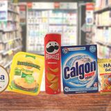 Gleicher Preis, weniger drin – diese Masche ärgert Kunden seit Jahren. Die Verbraucherzentrale Hamburg hat 2022 nach eigenen Angaben so viele Beschwerden über versteckte Preiserhöhungen wie noch nie erhalten. Fünf Kandidaten stellen die Verbraucherschützer nun online zur Wahl, um die "Mogelpackung des Jahres" zu bestimmen. Die Wahl läuft bis 22. Januar, hier sind die Kandidaten.