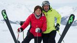 Bis zuletzt liebte Mittermaier liebte das Skifahren. Mit Ehemann Christian Neureuther war sie regelmäßig auf der Piste, wie hier auf einer Aufnahme aus Österreich im Jahr 2016. "Das reine Skifahren ist für mich immer noch das Schönste, was es gibt und wo mir immer das Herz aufgehen wird", sagte sie einmal.