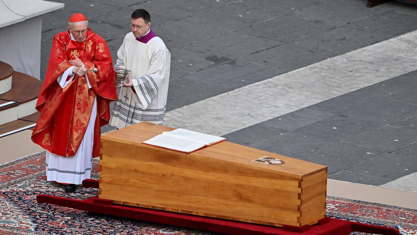 Sarg Papst Benedikt