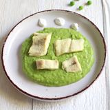 Zanderfilet im Sud mit Erbsenpüree