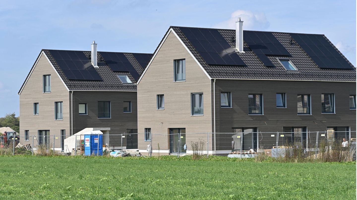 Real estate financing: pay off the home loan or invest capital?