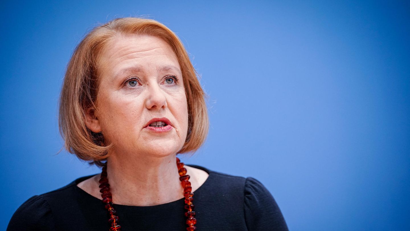 Bundesfamilienministerin Lisa Paus (Grüne) macht einen neuen Vorstoß zur Abschaffung des Abtreibungs-Paragrafen 218