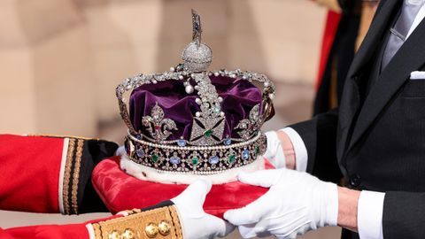 Die Imperial State Crown auf einem Kissen