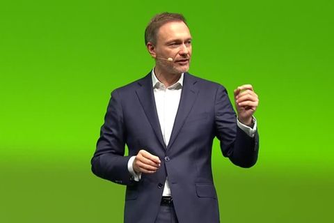 Video: "Festkleben war gestern" - Lindner schwört FDP auf 2023 ein