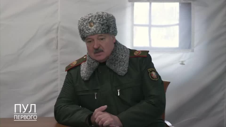 Video: Lukaschenko besucht russische Truppen in Belarus Video: Lukaschenko besucht russische Truppen in Belarus