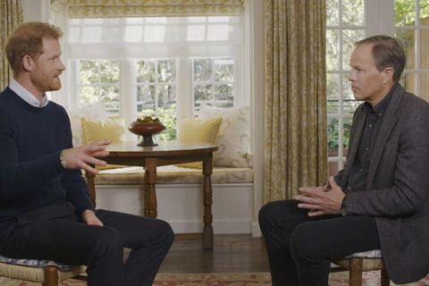 Journalist Tom Bradby beim Interview mit Prinz Harry