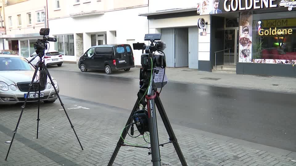 Video: Terrorverdächtige in Castrop-Rauxel festgenommen Video: Terrorverdächtige in Castrop-Rauxel festgenommen
