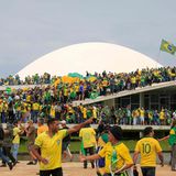 ... versammeln sich auf dem Dach des Unesco-Weltkulturerbes, ...