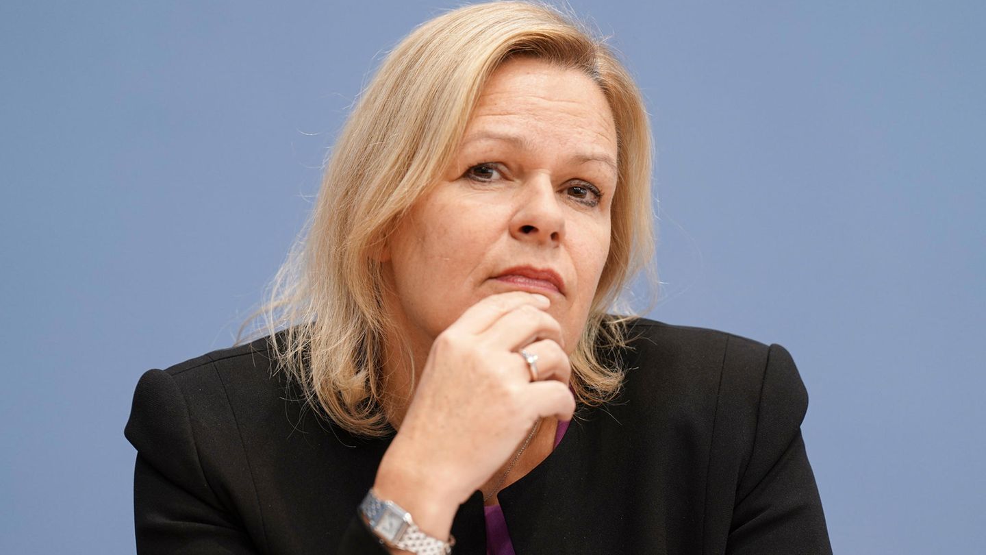 Nancy Faeser wants to ban semi-automatic weapons