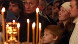 2008 setzte Putin die Inszenierung inmitten von Gläubigern und Kindern fort und besuchte den Gottesdienst in Weliki Ustjug, eine kleinen Stadt im äußersten Nordosten der Region Wologda. 