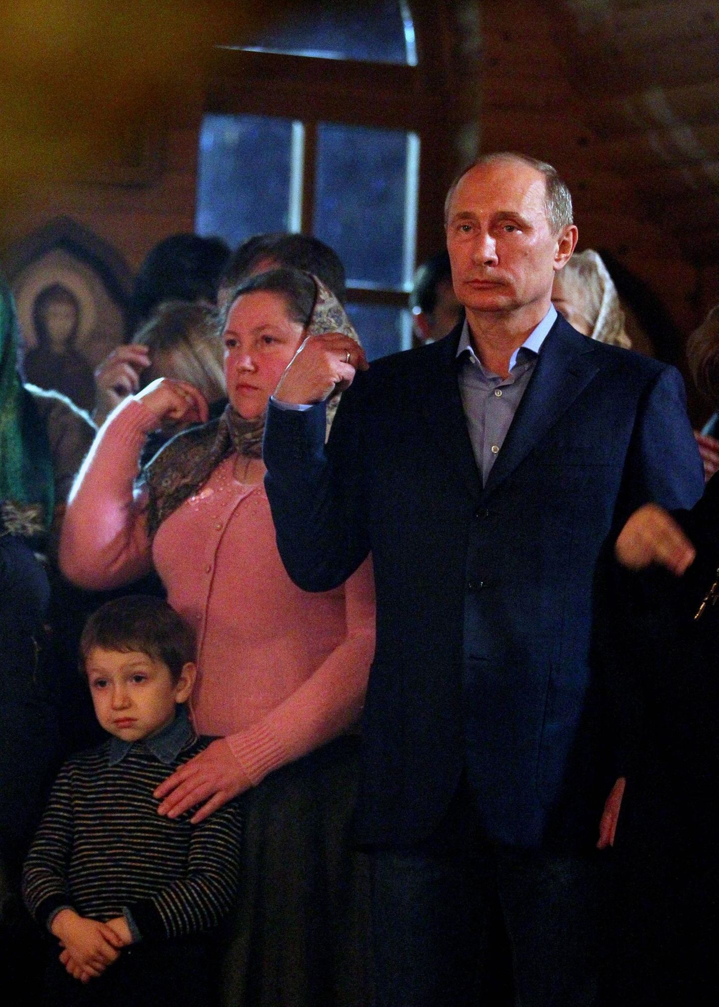 Im Januar 2013 konnte Putin wieder als Präsident das Weihnachtsfest begehen. Er entschied sich für Sotschi. Die Wahl war nicht zufällig: Die Werbetrommel für die Olympischen Winterspiele 2014 wollten bereits gerührt werden und die Stadt am Schwarzen Meer war der Austragungsort. 