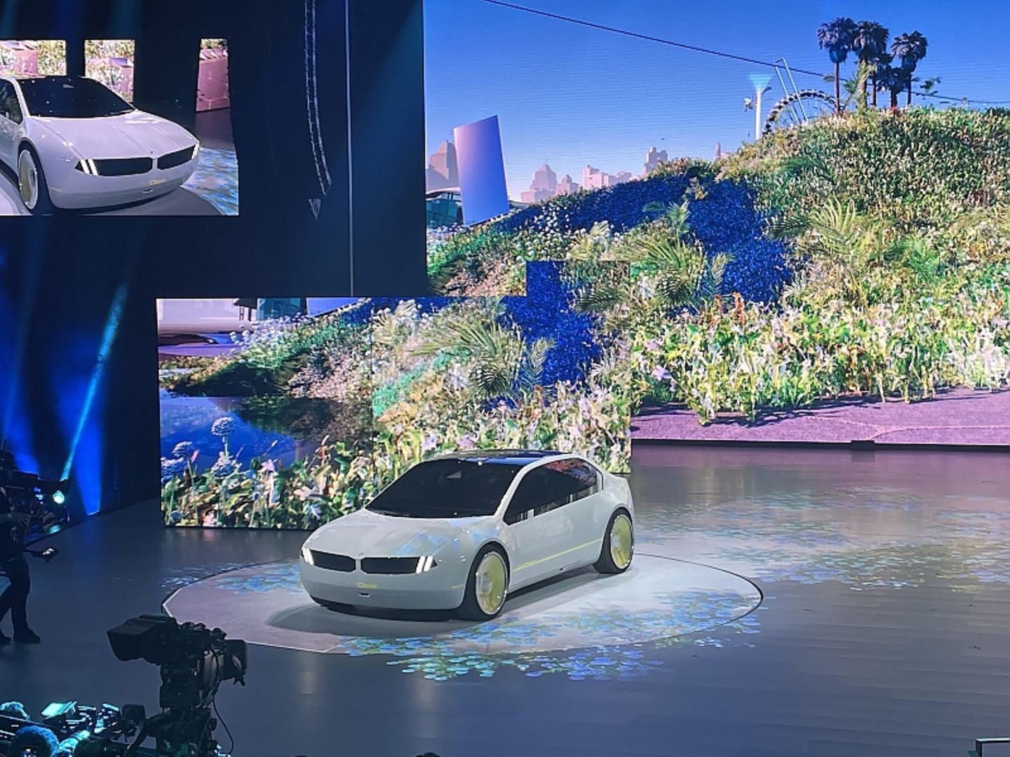 BMW i Vision Dee auf der CES 2023