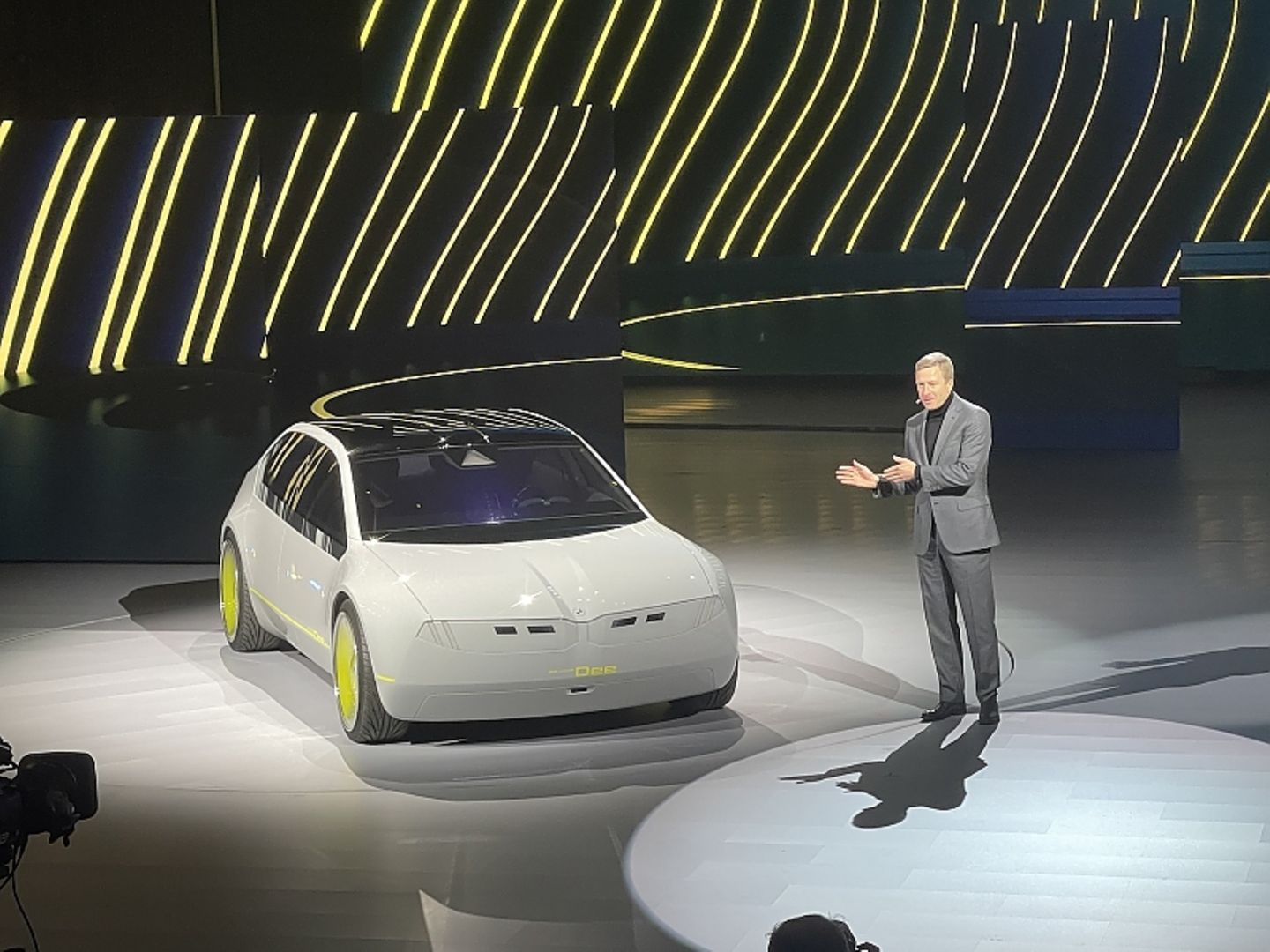 BMW i Vision Dee auf der CES 2023