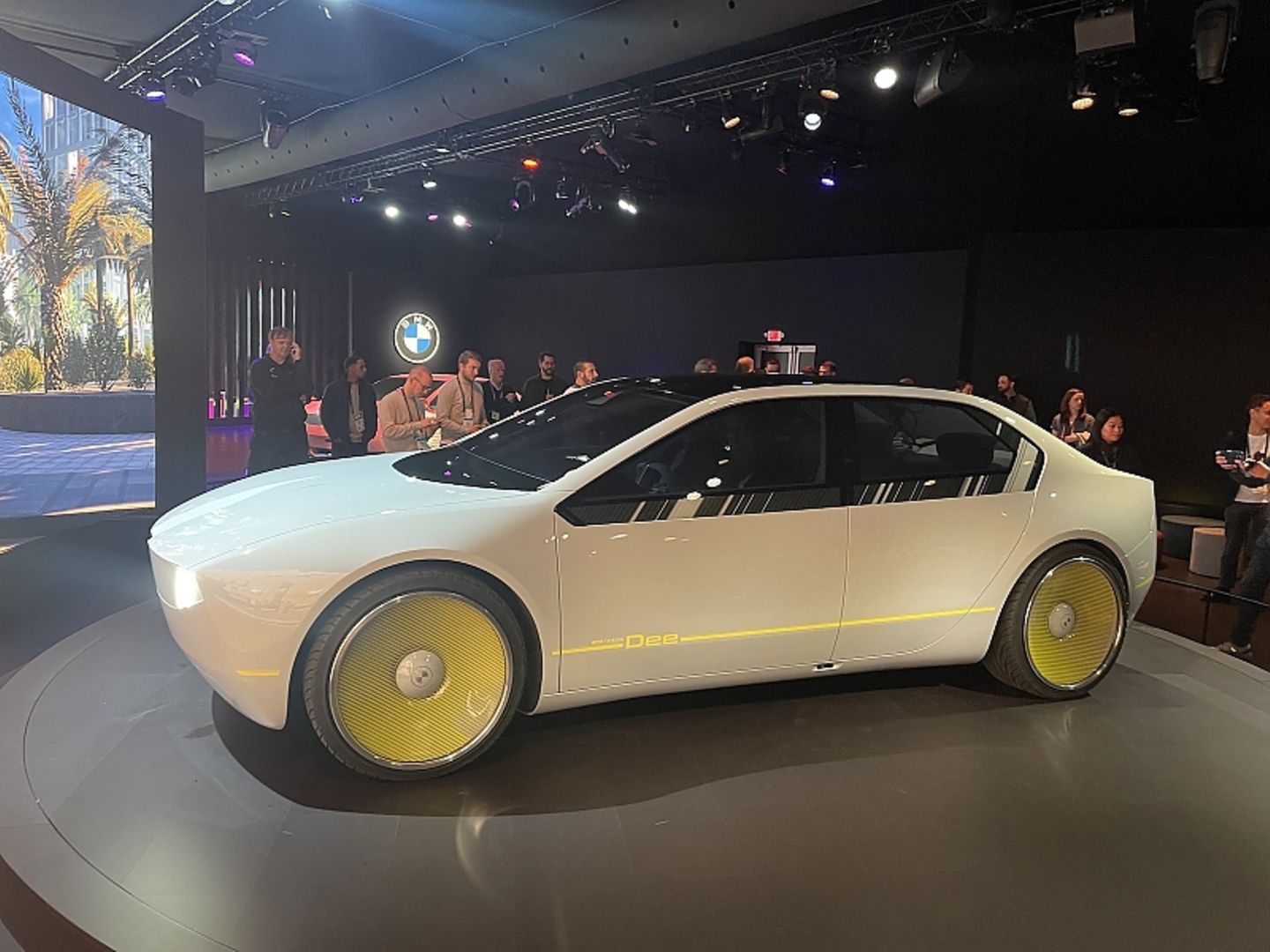 BMW i Vision Dee