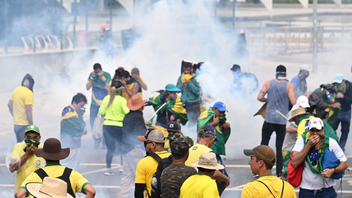 Brasilien: Wie der Angriff ablief - und die Parallelen zum Kapitolsturm ...