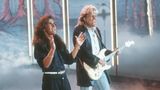 Thomas Anders und Dieter Bohlen singen bei einem Auftritt ihrer Band Modern Talking
